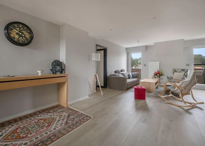 Triplex Pour 12 - 400m De La Des Libraires